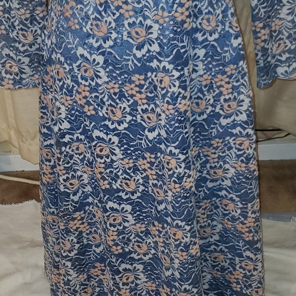 HANDMADE DESIGN DRESS - Picture 2 of 4